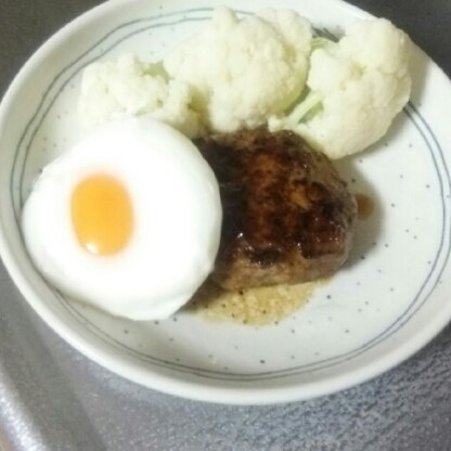 夕飯用に、普通サイズで作りました♪照り焼きハンバーグ、久しぶりで、とっても美味しかったです(*^^*)ごちそうさまでした♪